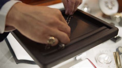The Artist – Masons Jewellers.